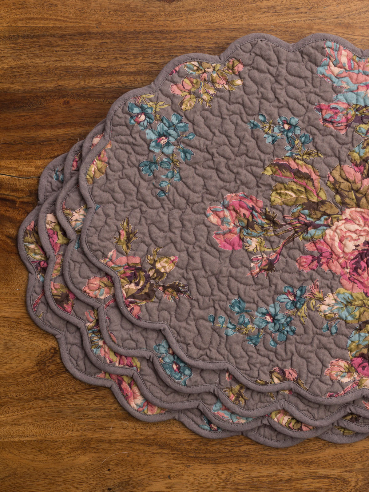 Victorian Rose Quilted Placemat Set/4 Linens & Kitchen, Placemats