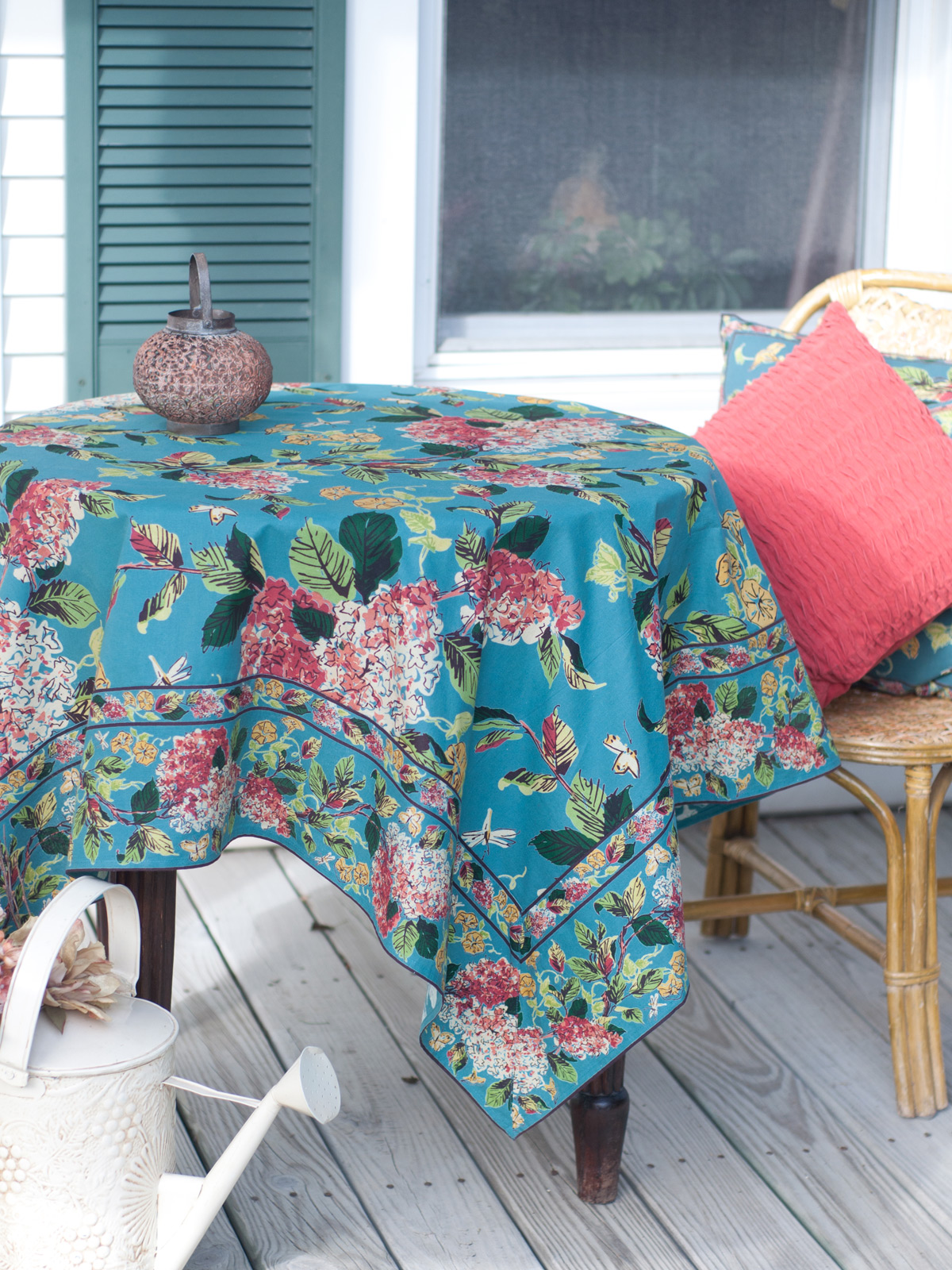 Harriet's Hydrangea Tablecloth Table Linens & Kitchen, Tablecloths