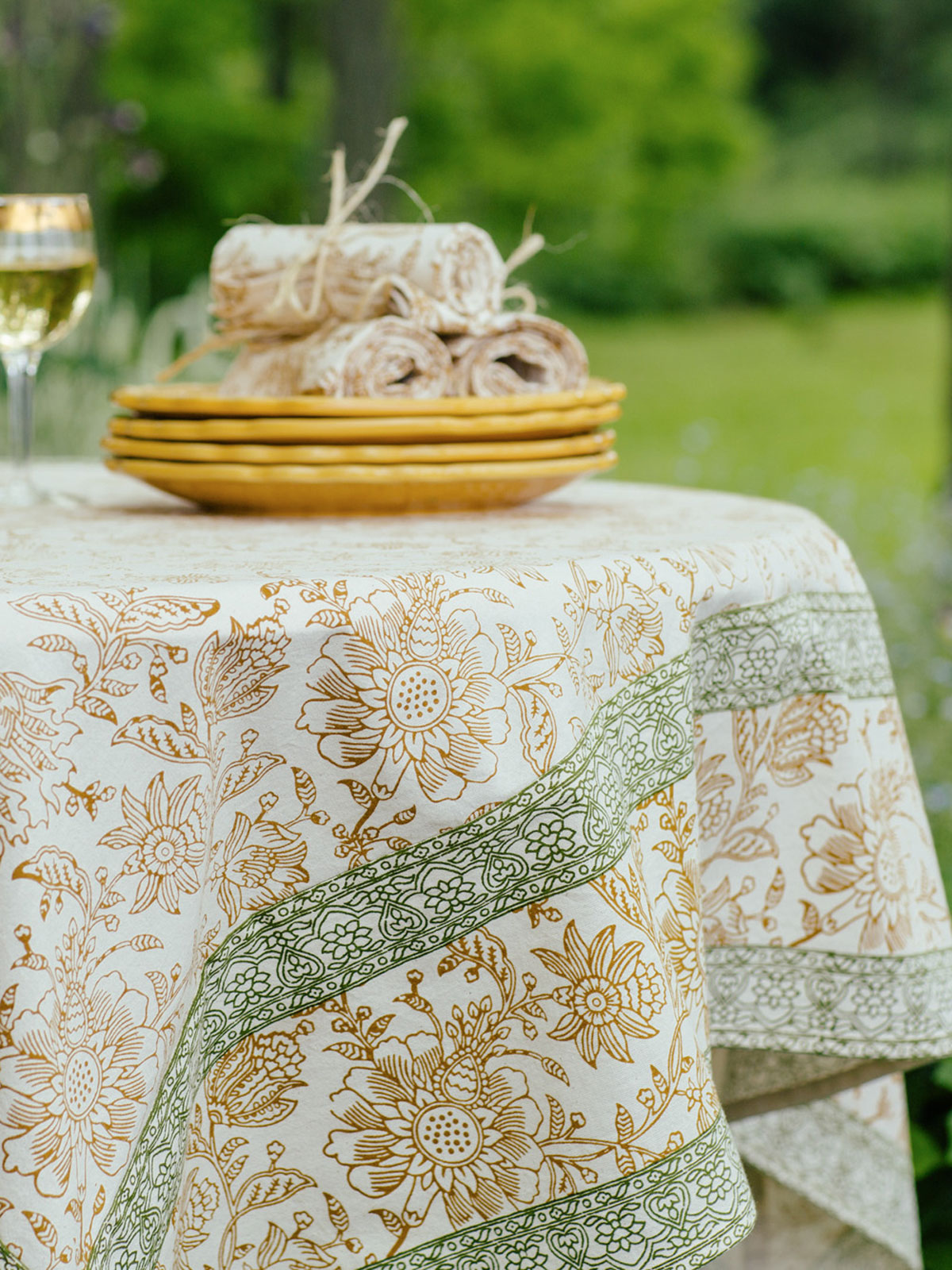 Mela Tablecloth Table Linens & Kitchen, Tablecloths Beautiful